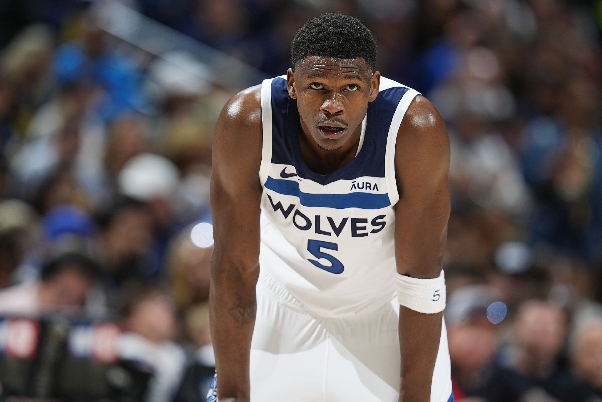 关于格列兹曼复出首秀出彩，明尼苏达森林狼主场横扫明尼苏达森林狼，豪取16连胜的信息